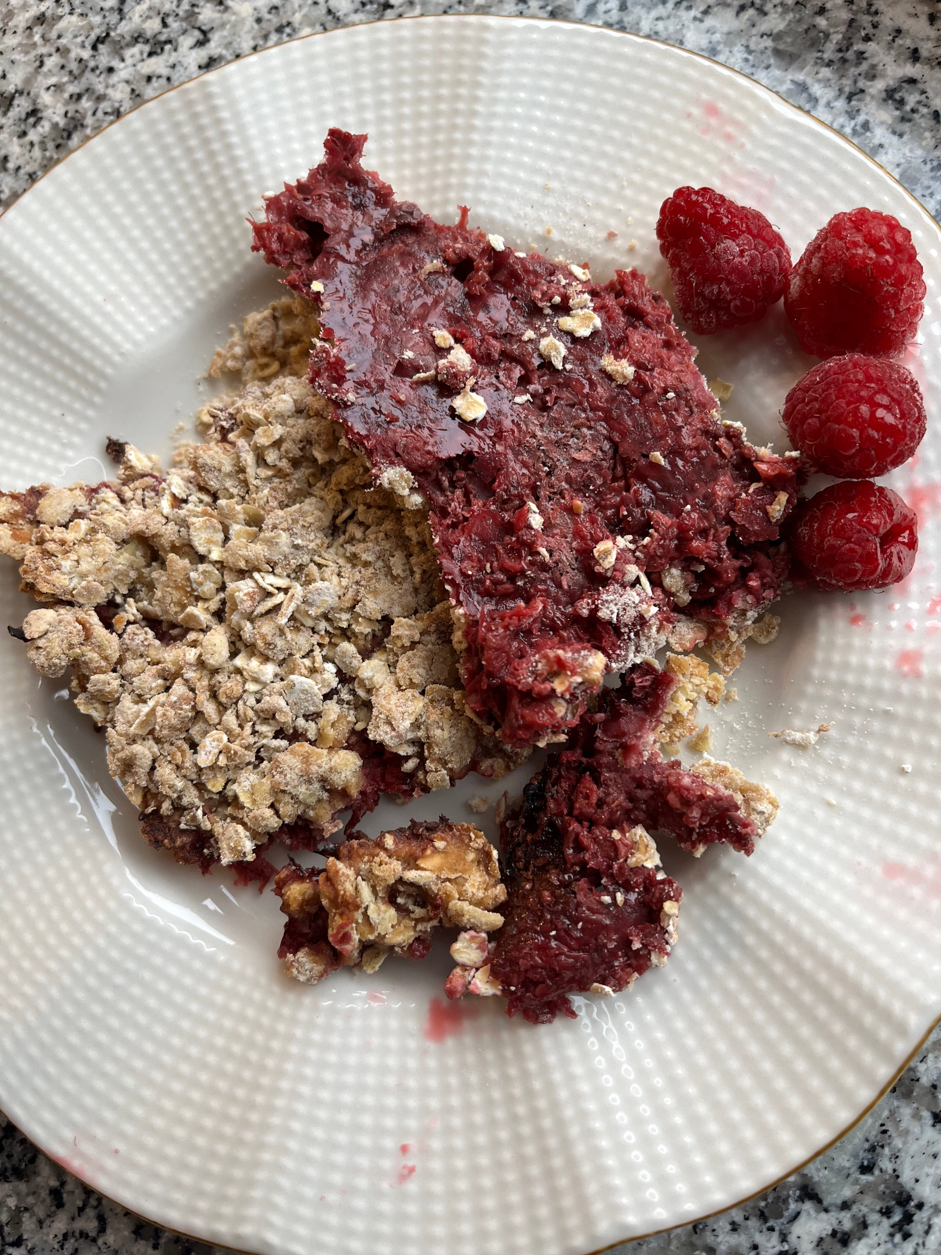 Vollkorn-Beeren-Crumble
